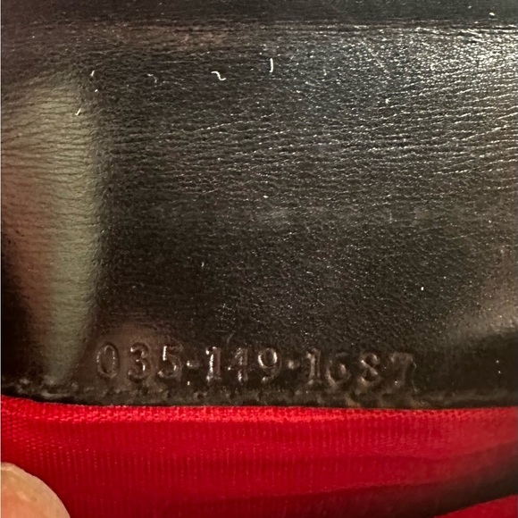 Gucci Horseshoe Black Leather Kiss Lock Wallet - Picture 12 of 12